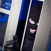 Чтобы в квартиру не залезли воры…